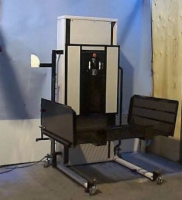 AmeriGlide Atlas Portable Vertical Wheelchair Lift