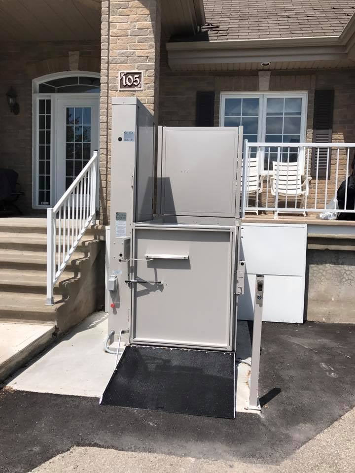 Commercial clearance wheelchair lift